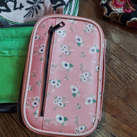 10 For $10 M&M Black and Red Shoulder Bag with Floral Patterns - Picture 10 of 13